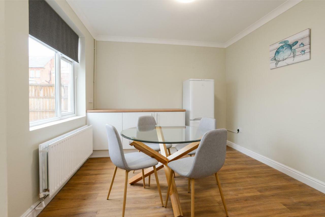Cosy House In The Heart Of Beeston With Free Parking And Wifi Villa นอตติงแฮม ภายนอก รูปภาพ