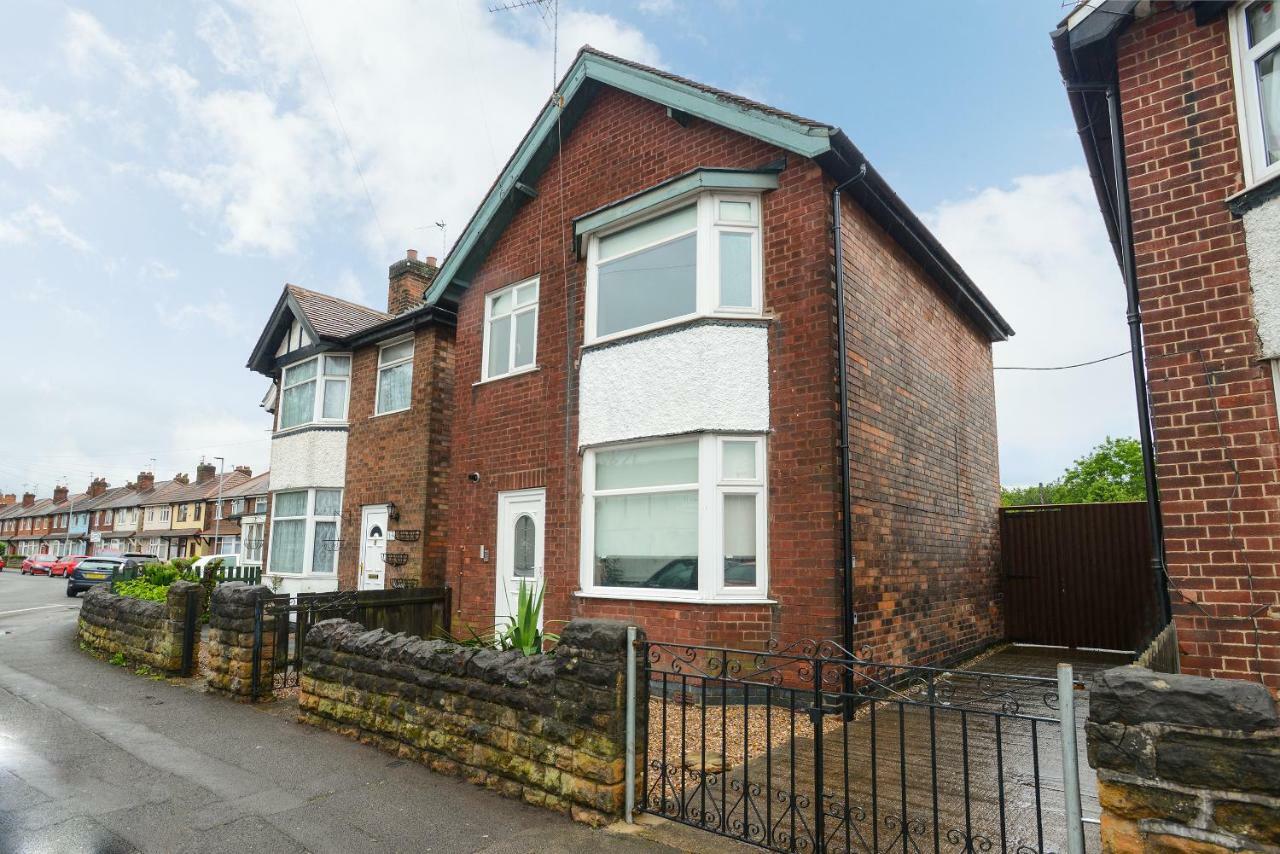 Cosy House In The Heart Of Beeston With Free Parking And Wifi Villa นอตติงแฮม ภายนอก รูปภาพ